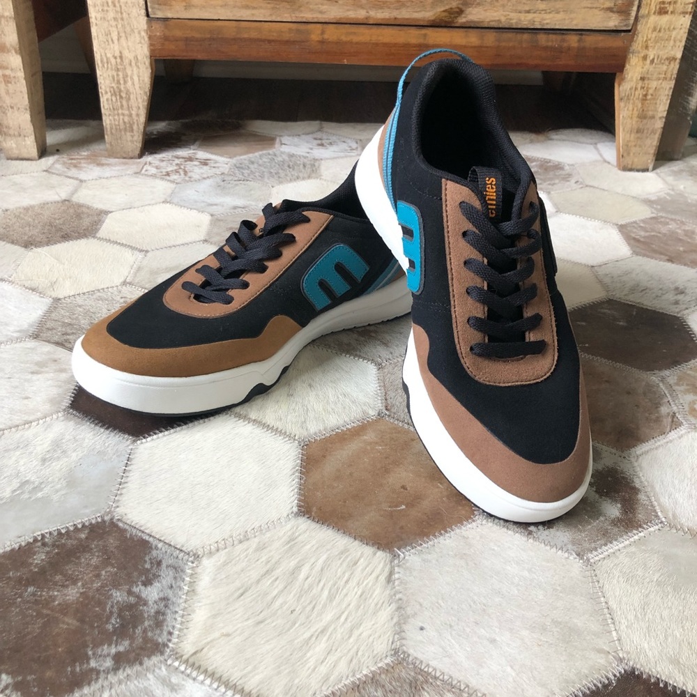 Etnies Ranger LT - Mens Size 9 - Worn once for model shoot.  Floor Sample.